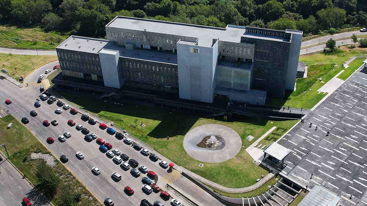 Gobierno de Puebla evalúa solicitar un crédito para liquidar deudas históricas de Audi y el CIS