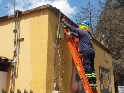 Reparan y reactivan 40 luminarias en barrios y juntas auxiliares de San Pedro Cholula