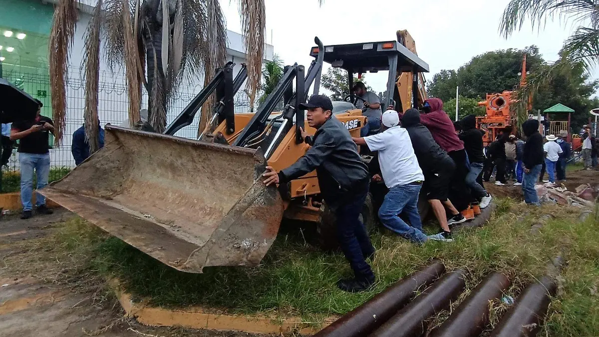 Pobladores de Xoxtla frenan obra y recuperan el parque Pavigi; Gobierno de Puebla condiciona pozo a consenso social