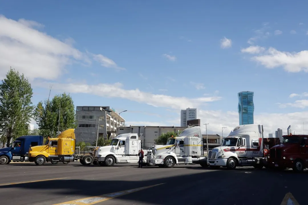 AMOTAC colapsa vialidades y autopistas de Puebla para exigir justicia por el asesinato del delegado Estanislao Hernández