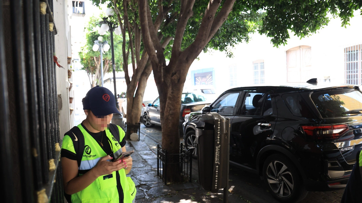 Bodycams llegan a supervisores de parquímetros tras aumento de agresiones en Puebla