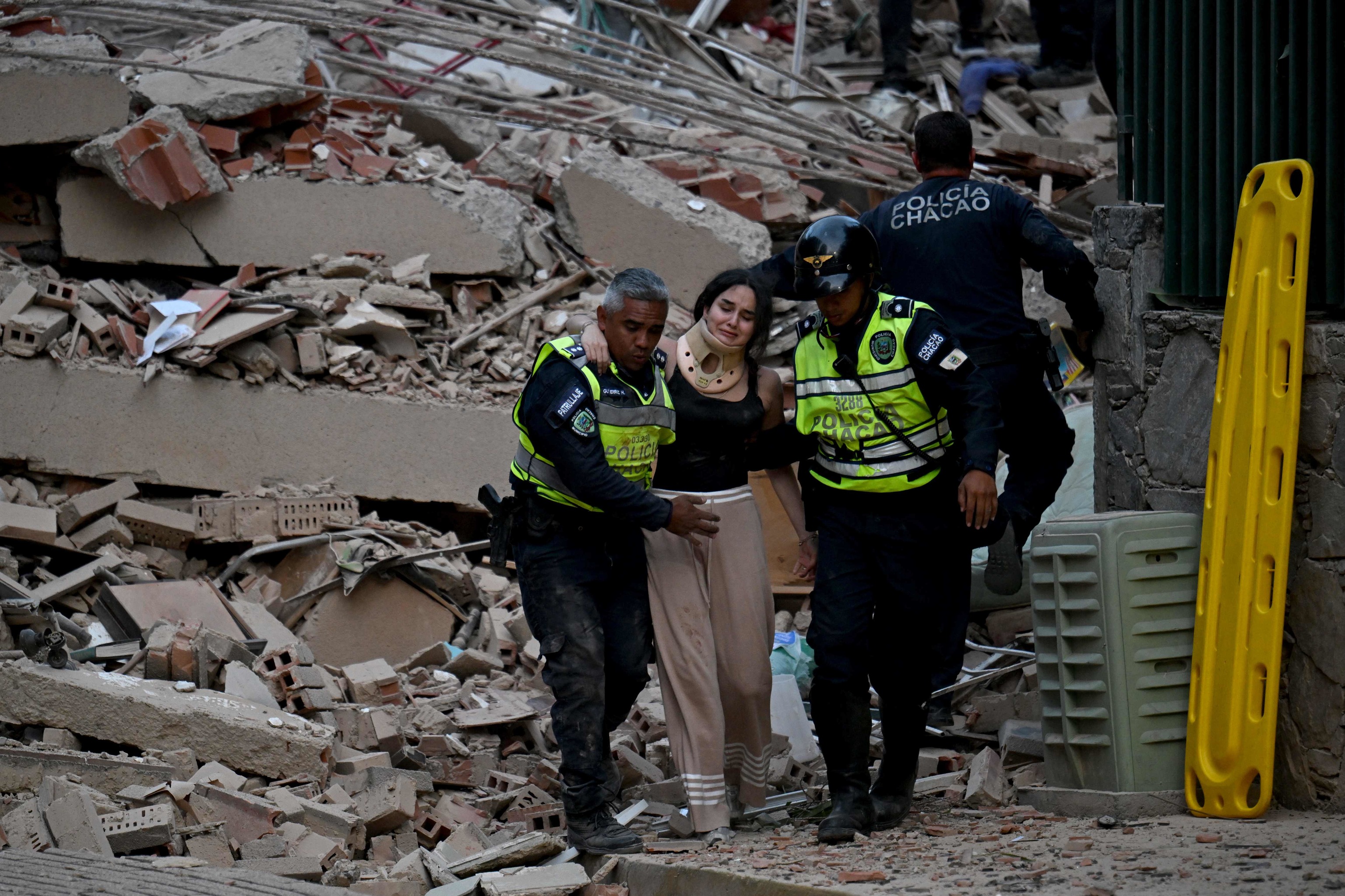 Venezuela declara estado de emergencia tras dos terremotos; suman 164 muertos y 971 heridos