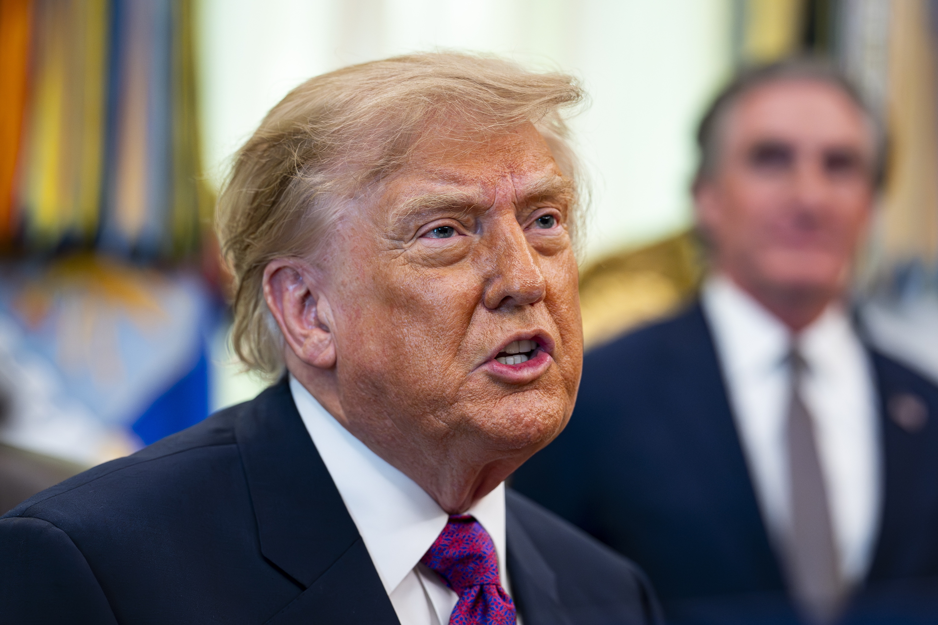 Trump anuncia acuerdo para que Estados Unidos controle 65 mil millones de barriles de petróleo de Venezuela