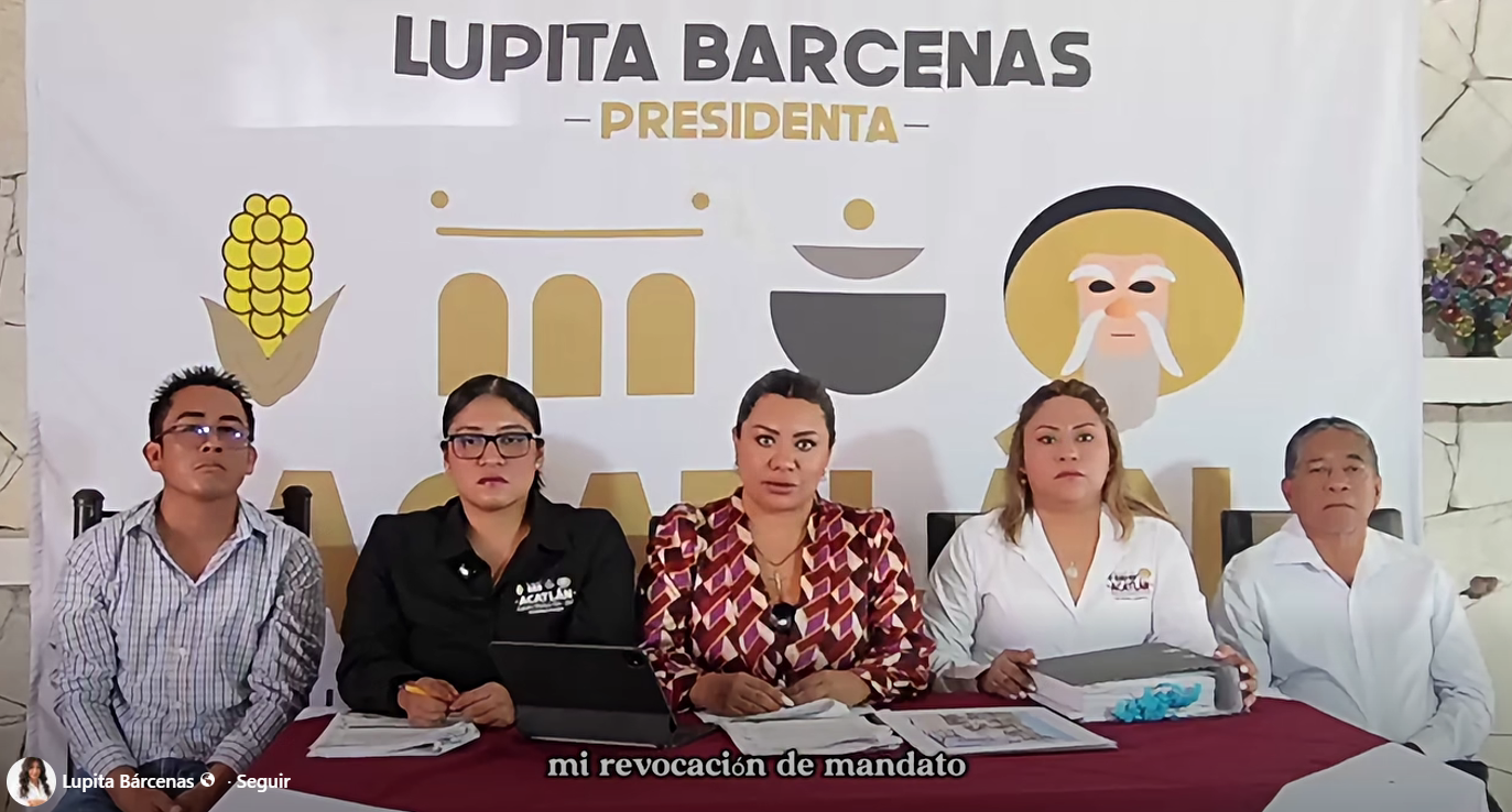 Ante un inminente relevo, Guadalupe Bárcenas asegura que no es nepotimos que su madre la sustituya en la alcaldía de Acatlán