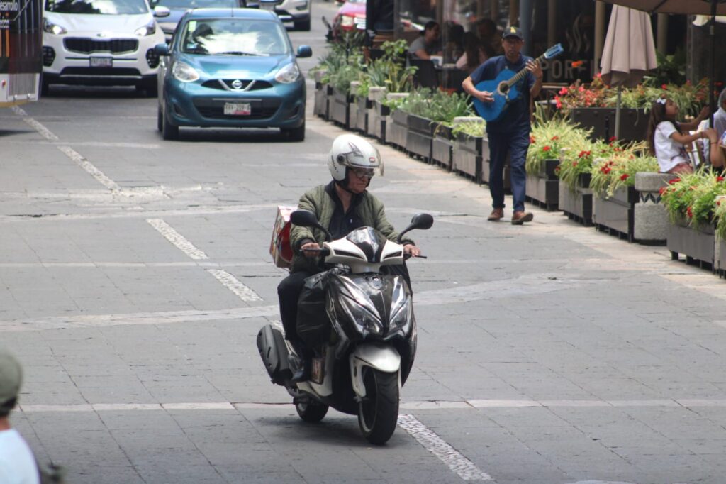 Es indispensable contar con licencia para motociclista, indicó la SSC. Foto: Alejandro Cortés