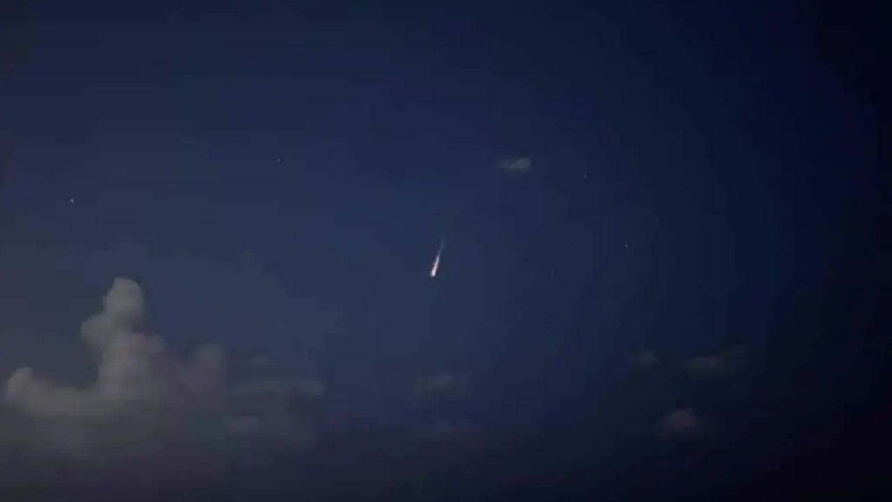 Captan supuesto meteorito en Puebla y 3 estados más