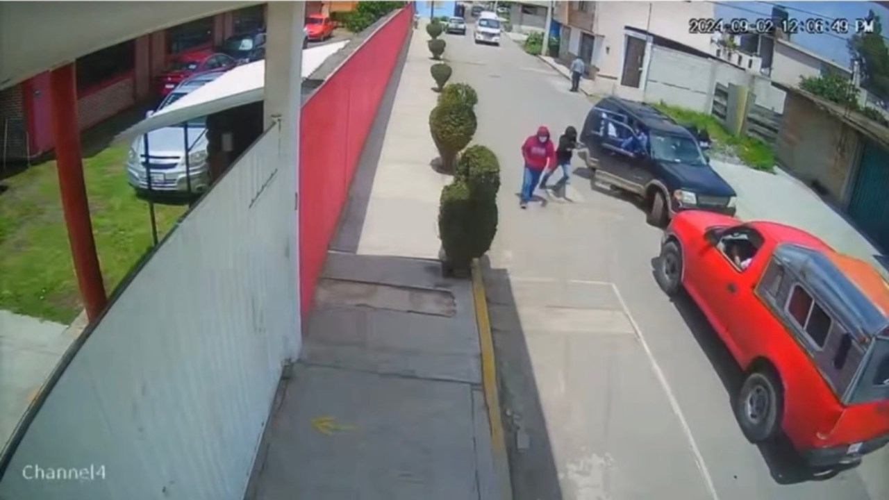 Video muestra cómo roban camionetas en Texmelucan