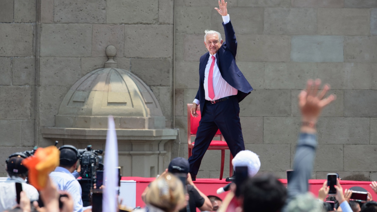 Informe: destaca AMLO reducción de la pobreza