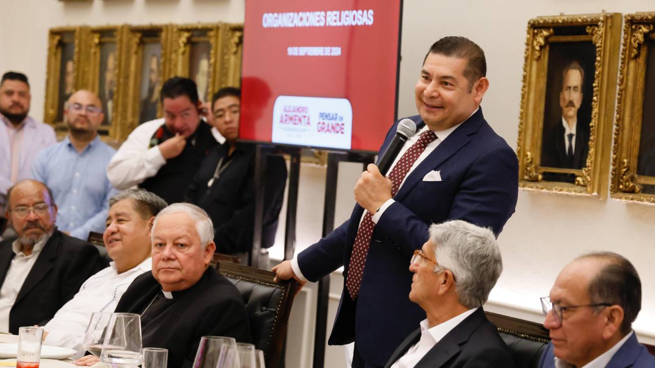 Se reúne Armenta con el arzobispo de Puebla