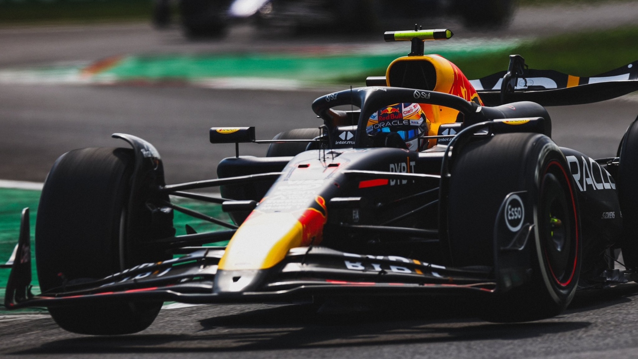 Monza exhibe caída de Red Bull; gana Leclerc