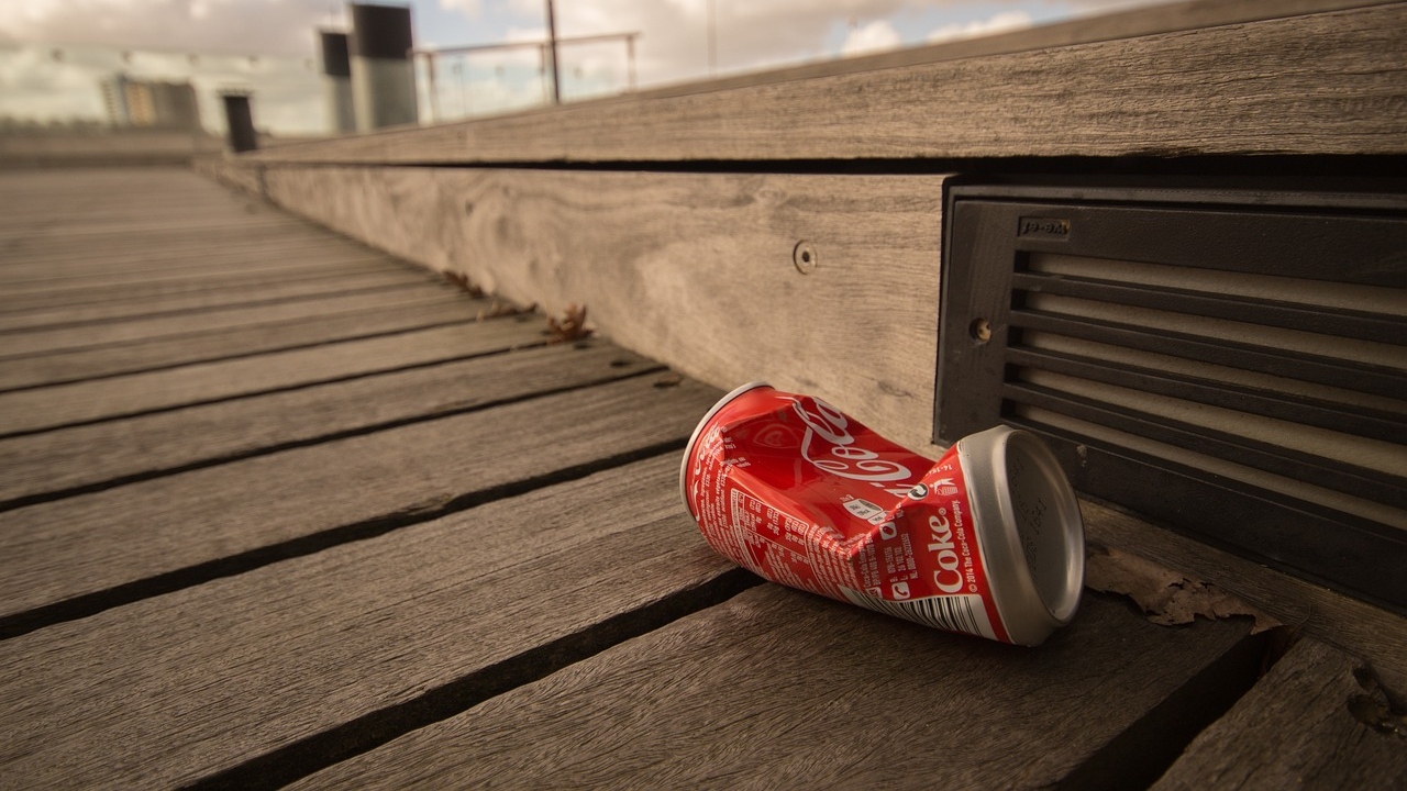 Polémica por Personalización de latas de Coca-Cola