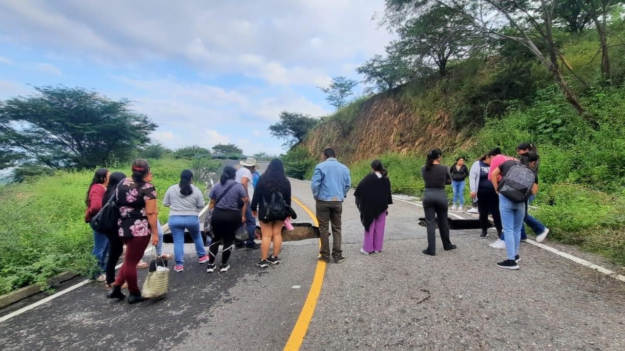 Colapsa carretera Chiautla-Chila-Tulcingo