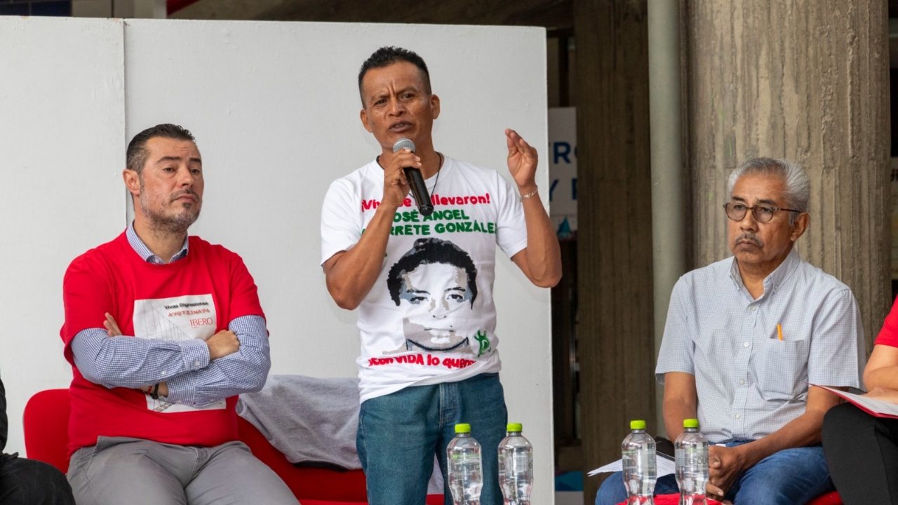 IBERO Puebla recuerda a los 43 de Ayotzinapa