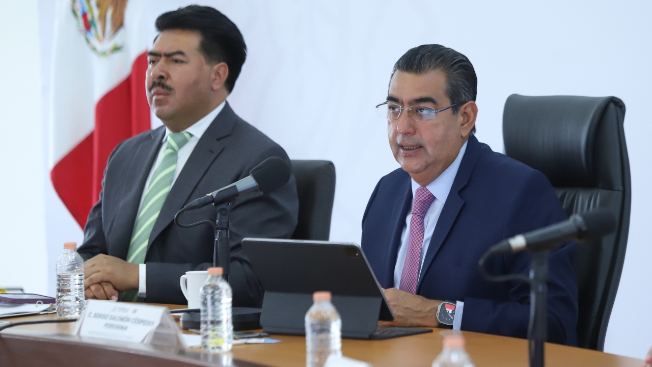 Van autoridades poblanas a Europa por inversiones