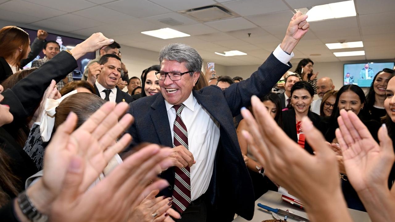 AMLO concretará cambio de régimen: Monreal