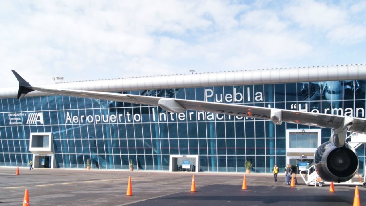 Reanudan operaciones en el aeropuerto Internacional Hermanos Serdán