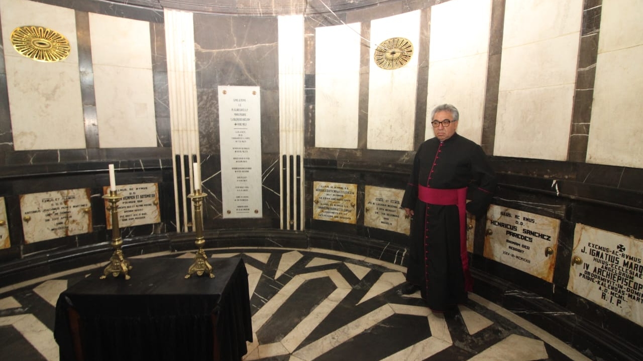 Abren Capilla de Reliquias y Cripta de Obispos