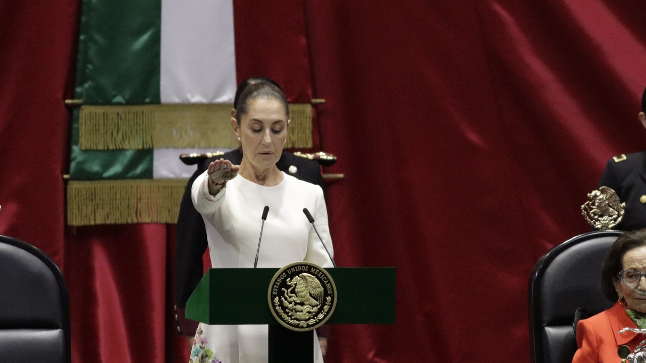 Armenta y Sergio Salomón asisten a toma de protesta de Sheinbaum