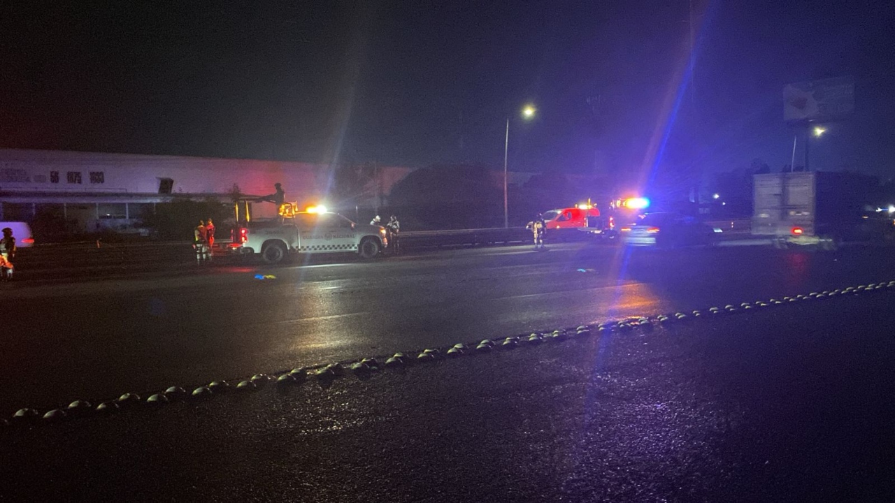 Encuentran dos cuerpos en la autopista México-Puebla, a la altura del Outlet