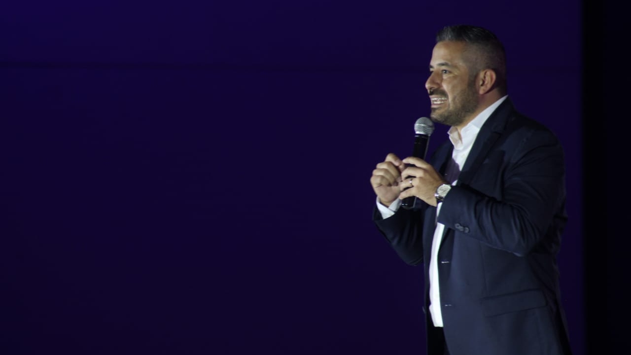 Adán Domínguez responde a críticos en último informe