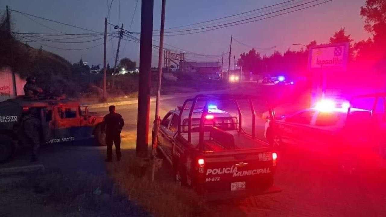 Abandonan auto con cuerpo en la federal Texmelucan-Tlaxcala