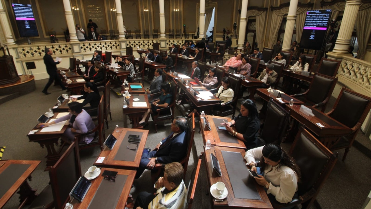 Define Congreso estatal a dos Concejos Municipales