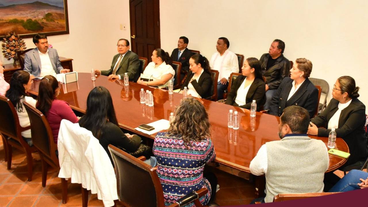 Entrega Gobernación credenciales a Concejo de Venustiano Carranza
