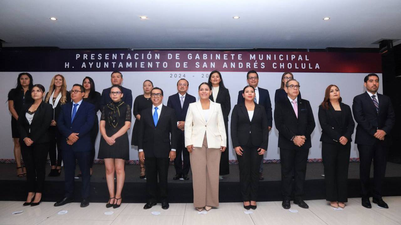 Presenta Cuautle a su gabinete en San Andrés Cholula