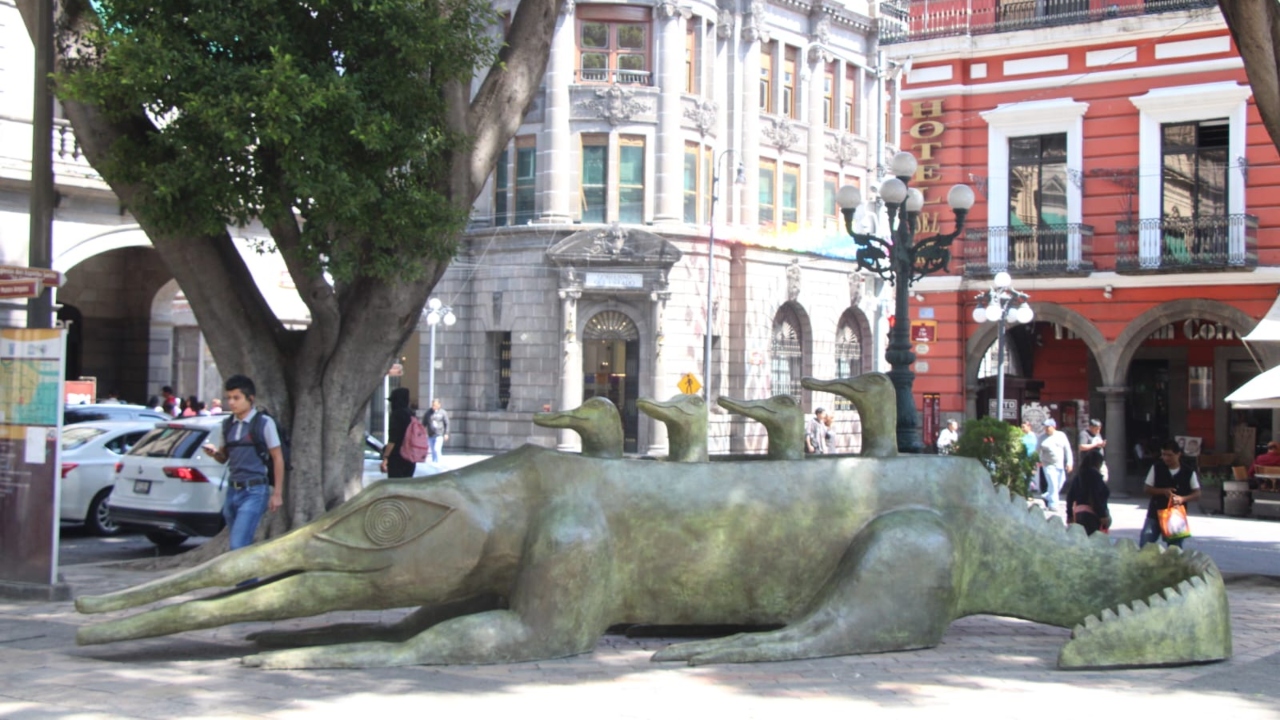Exhiben en Zócalo escultura de Leonora Carrington
