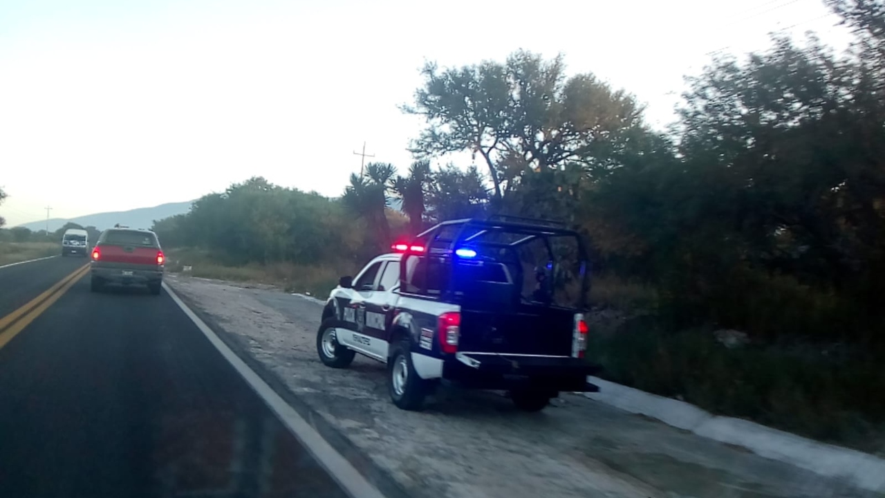 Roban camioneta con lujo de violencia en Yehualtepec