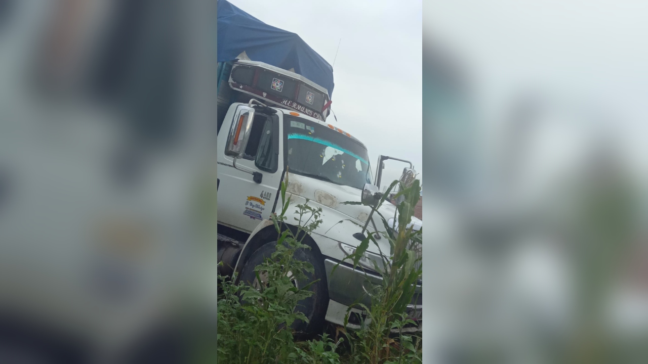 Asesinan a mujer en intento de asalto a camión, en San Simón Yehualtepec