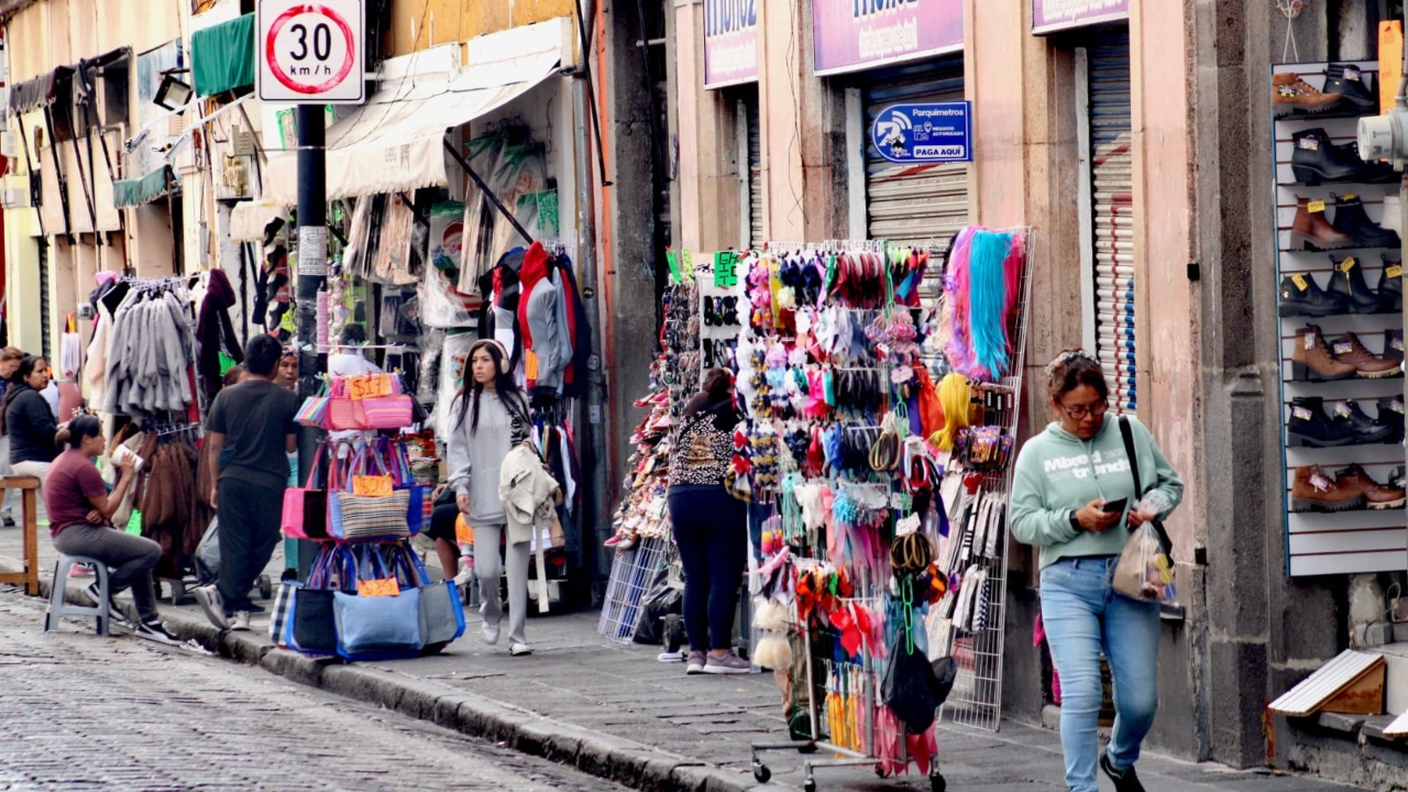 Vendedores ambulantes regresan al Centro Histórico de Puebla