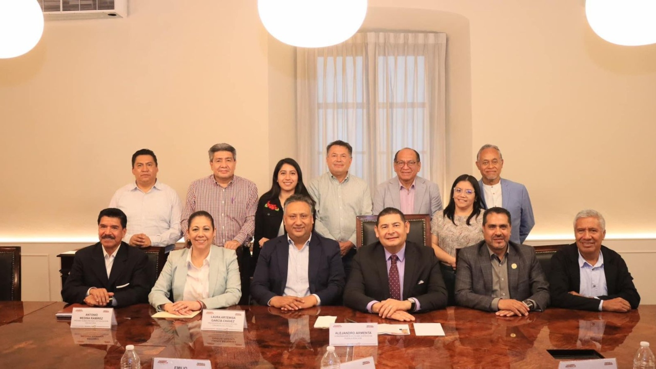 Armenta reafirma su compromiso con la educación en Puebla