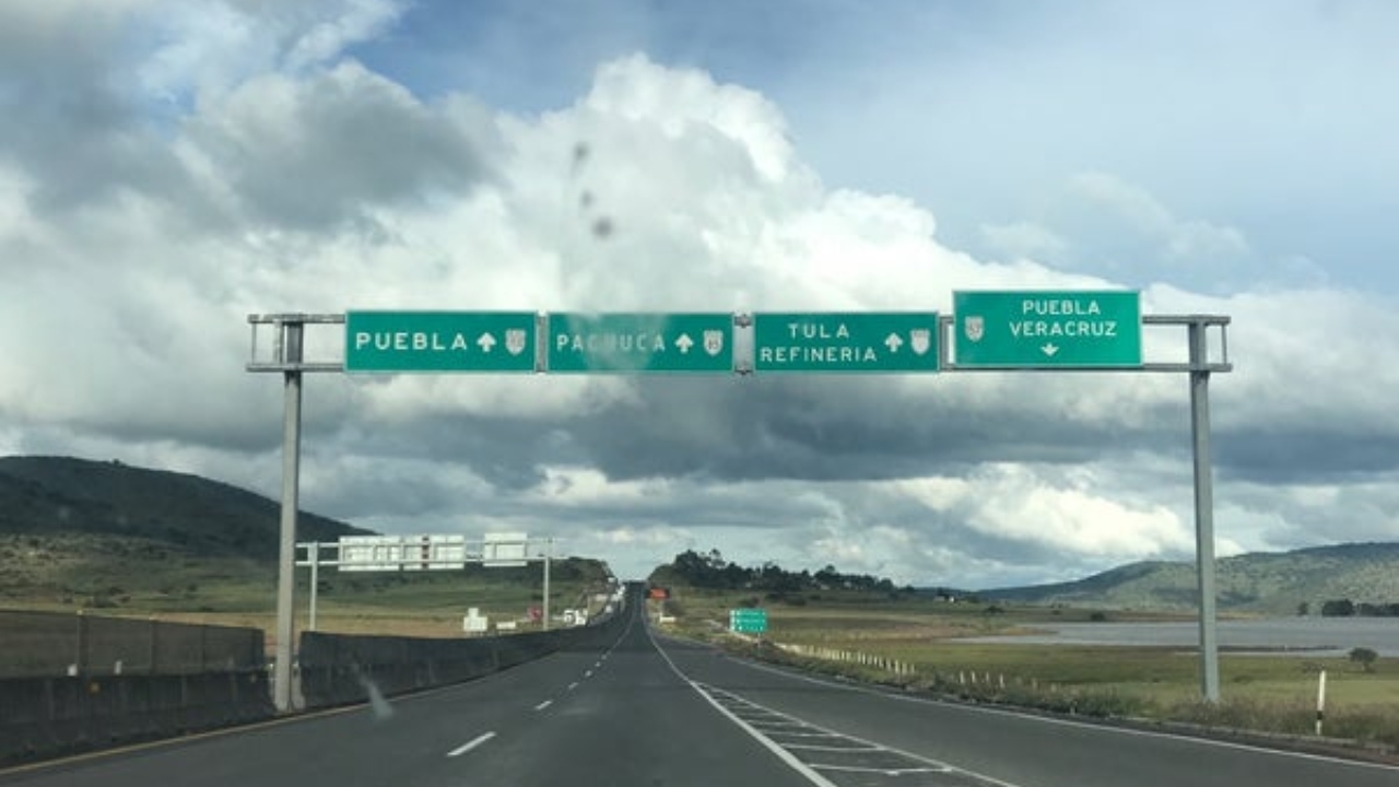 SICT implementa rutas alternas por derrumbe en autopista Puebla-Veracruz