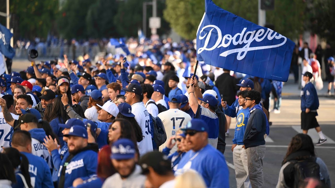 Dodgers celebran octavo título con desfile y evento en el Dodger Stadium