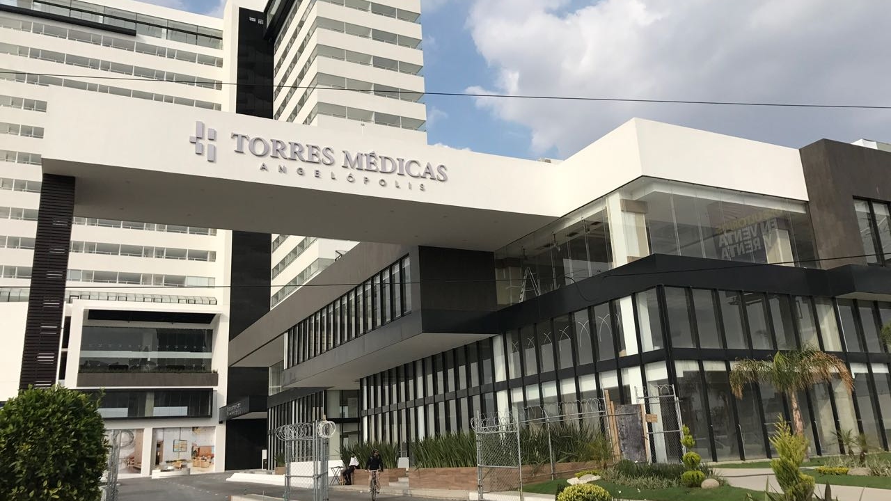 Hospitales Mac Puebla niega vínculo profesional con Marilyn Cote