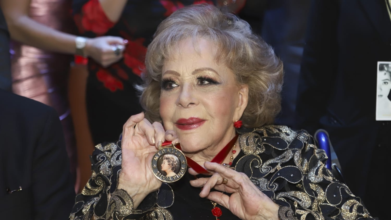 Silvia Pinal, en estado crítico; preocupa su situación