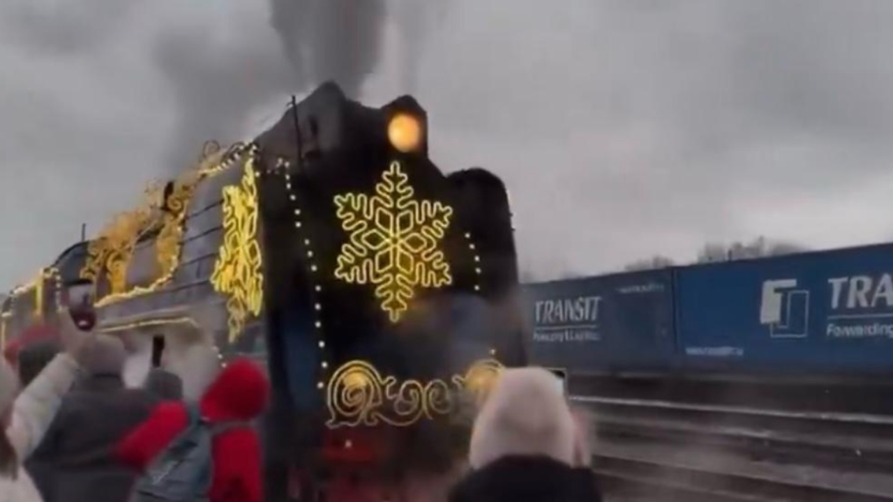Tren de “Papá Noel ruso” recorrerá más de 80 ciudades de Rusia
