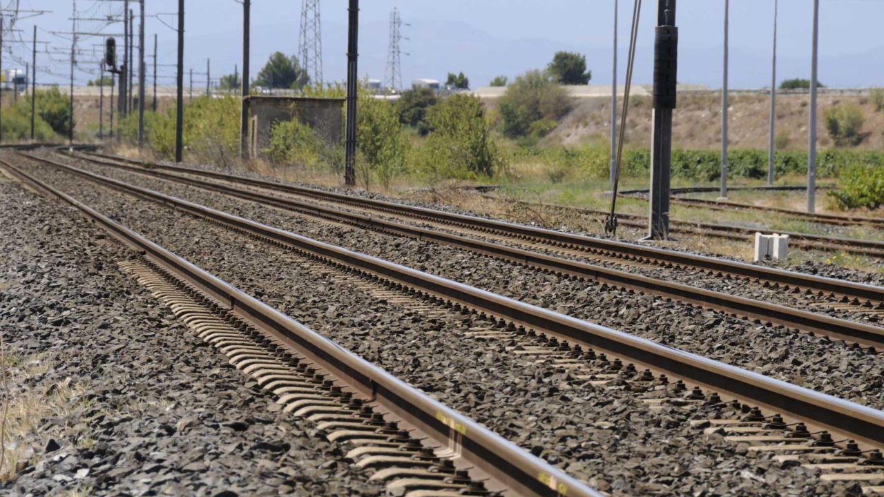 Sheinbaum anuncia que tren México-Puebla-Veracruz utilizará vías férreas existentes
