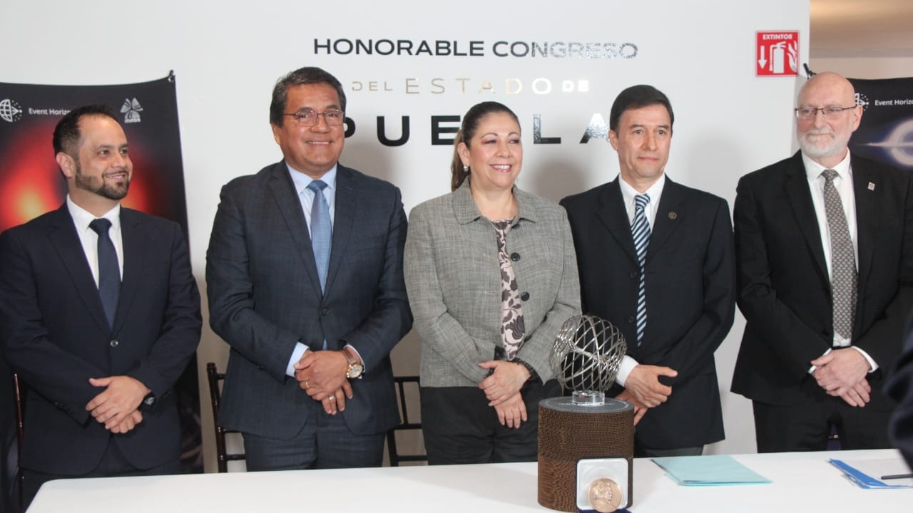 Reconocen en el Congreso a director del GTM