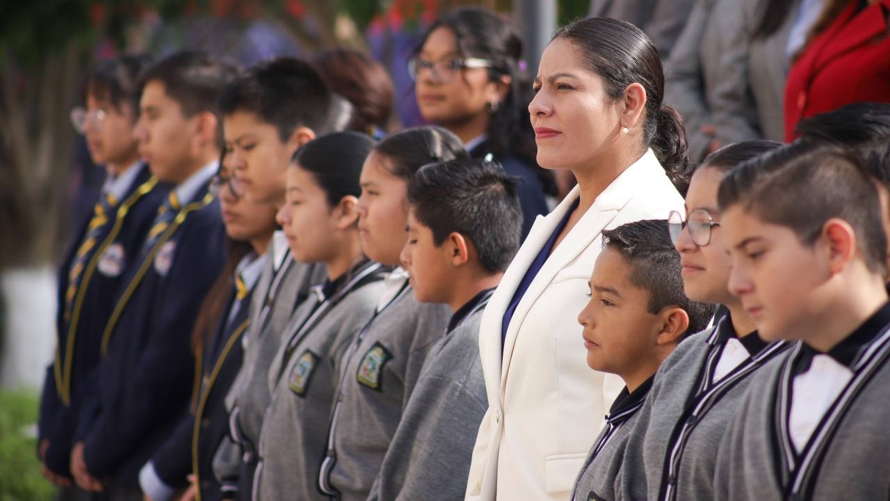 Preside alcaldesa primera ceremonia cívica en SACH