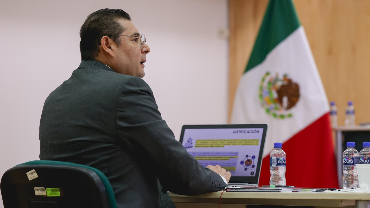 Educación pública, herramienta de superación: Armenta
