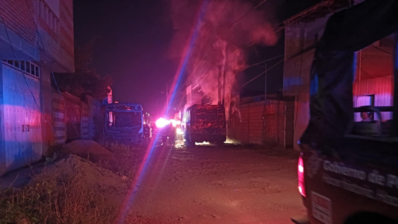 Sujetos habrían incendiado unidad de transporte público