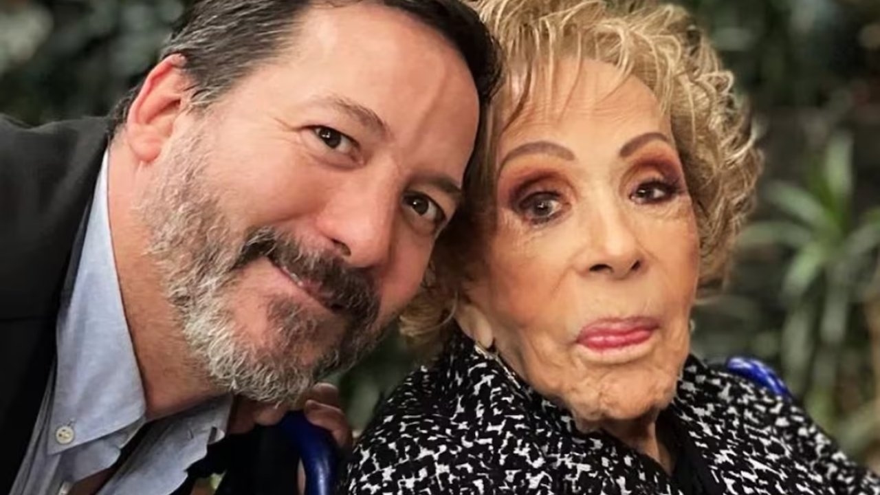 Silvia Pinal, “a punto de partir”, dice su hijo