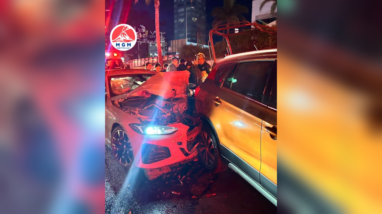 Automóvil BMW choca contra patrulla del Ejército Mexicano
