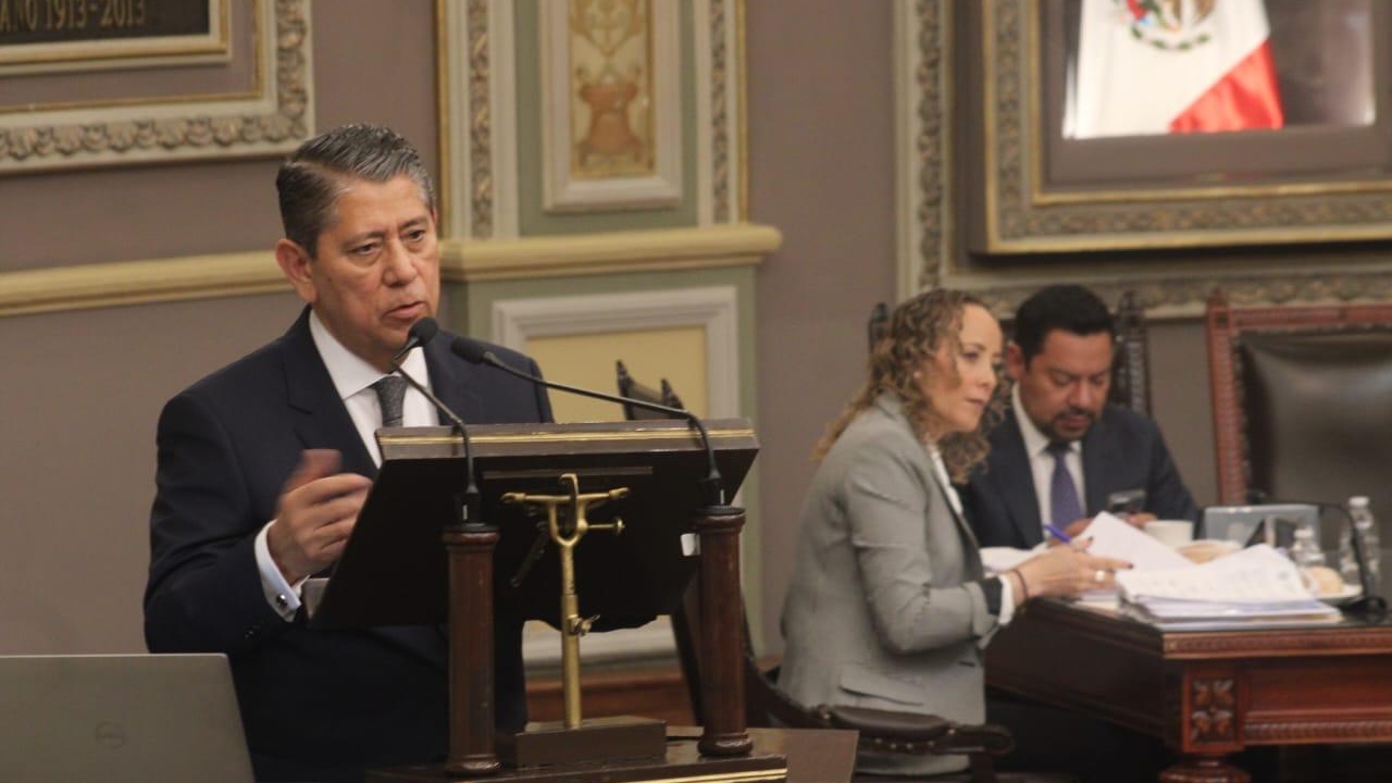 Gilberto Higuera Bernal renuncia a la FGE de Puebla