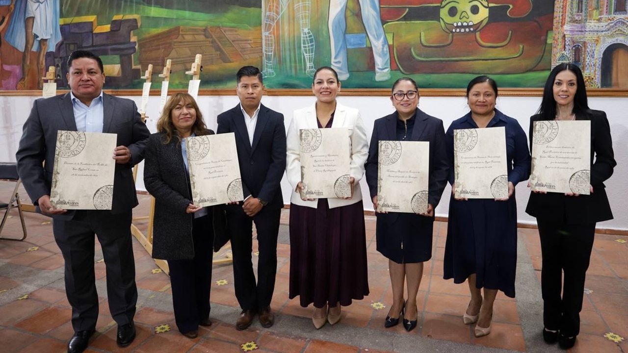 Entrega Lupita Cuautle Títulos Primordiales y Decreto Fundacional