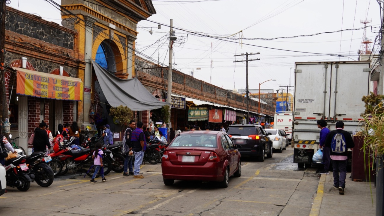 Liberan calles aledañas al mercado de Texmelucan