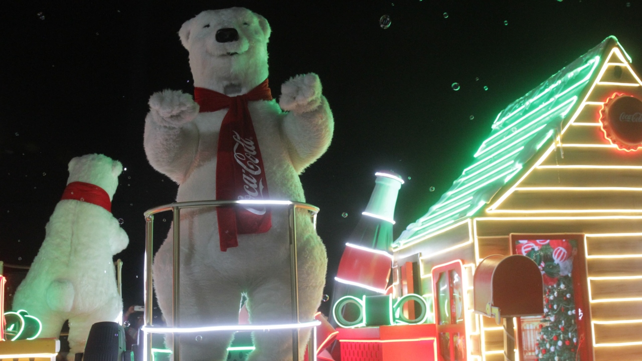 Familias poblanas gozaron de la Caravana Coca-Cola