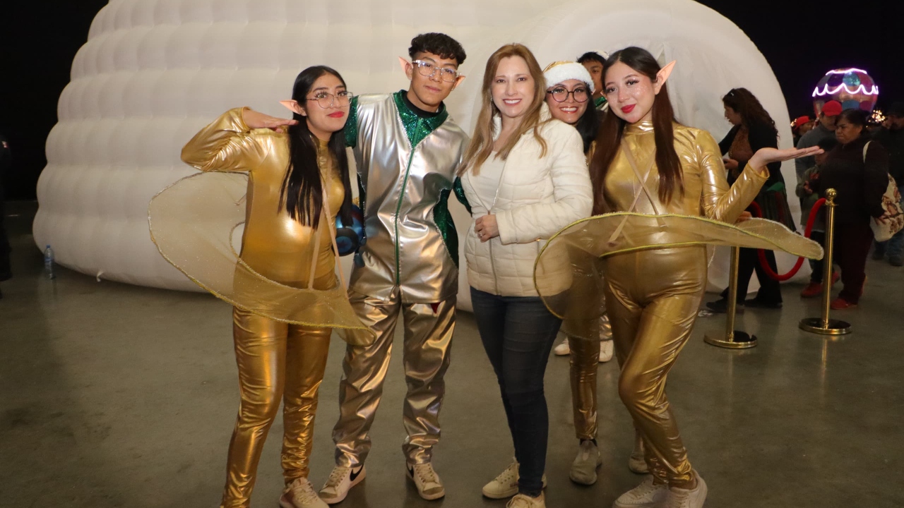 Disfrutan menores de Casa de la Niñez Poblana el Festival Navideño